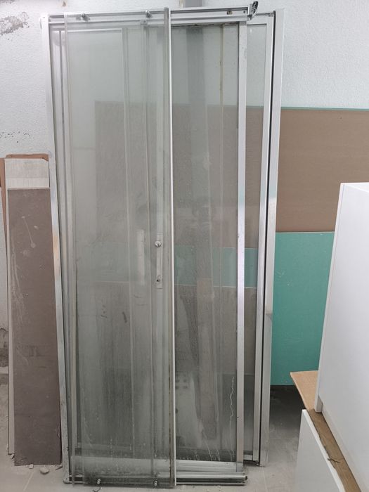 Portas/ resguardos de poliban. Urgente