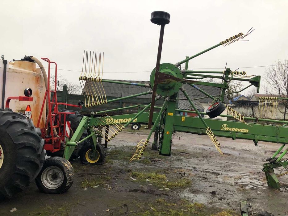 Валкоутворювач Krone Swadro-1010