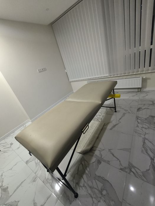 Міцна кушетка для б'юті