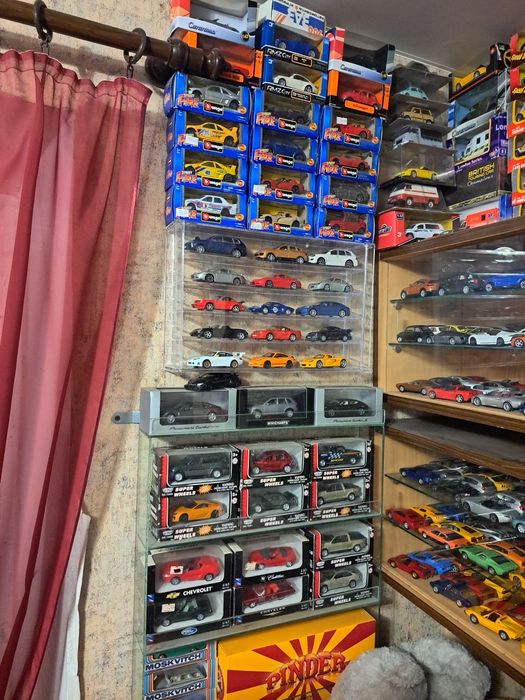 Колекція масштаб моделей авто 1:43 620 шт машинки: 155 000 грн