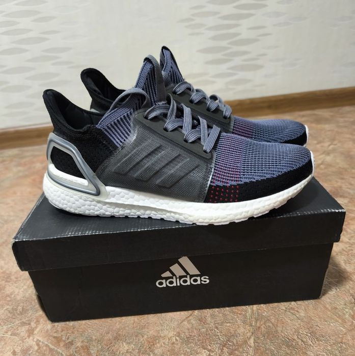 Кросівки Adidas UltraBoost 19 (42р), оригінал