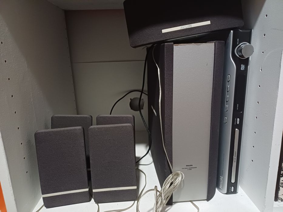 Leitor dvd Philips MTS3050 com 5 colunas e subwoofer
