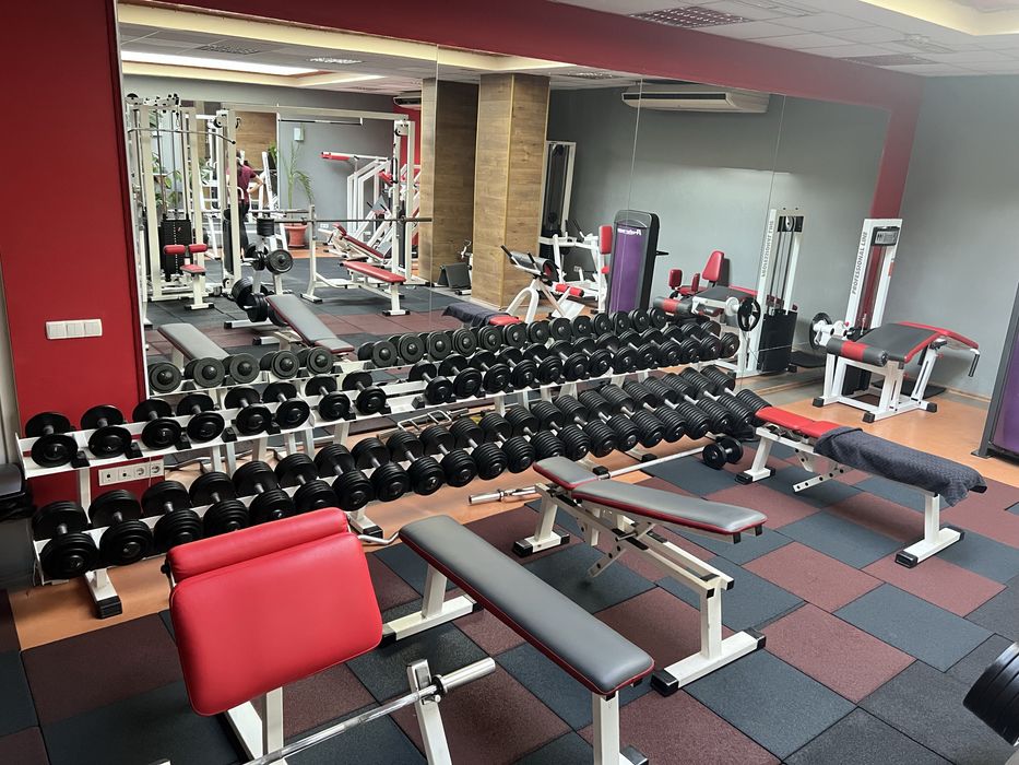 Тренажёрный зал, фитнес клуб