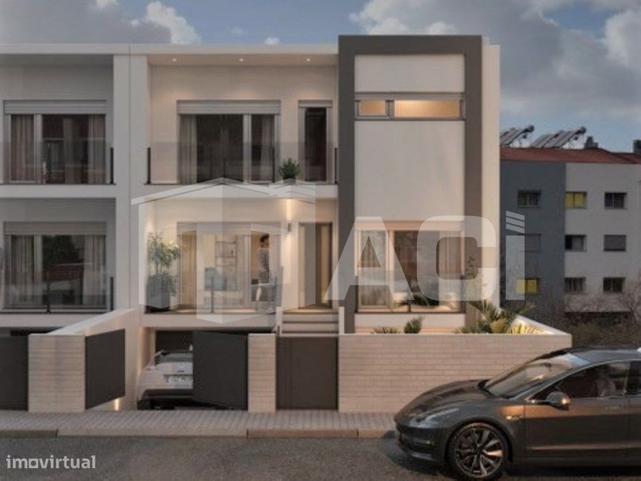 TWIN-HOUSE PLOT - S. Romão, Leiria (with Approved Project)