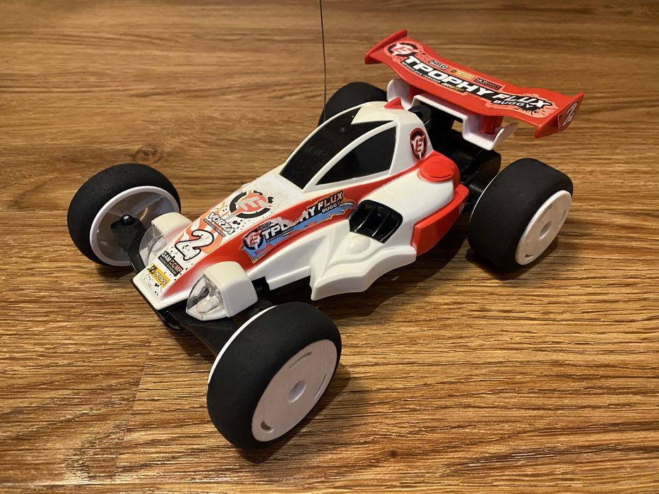 Игрушка машинка с пультом