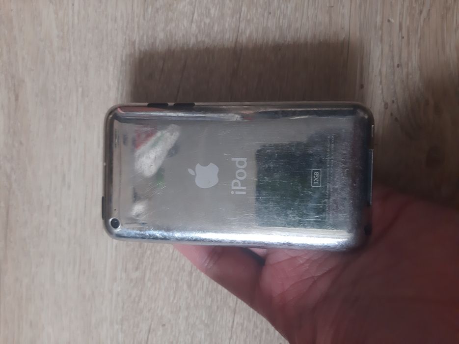 Мп3 плеер Aple Ipod touch 4 на 32 гб