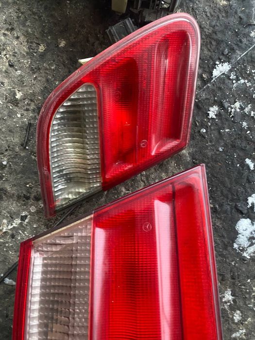 Комплект задніх фонарів е210 е270 е200 е240 е320 е430 е240 cdi