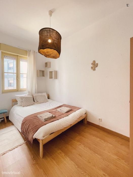 Quarto - localizado em Santo Ildefonso Porto