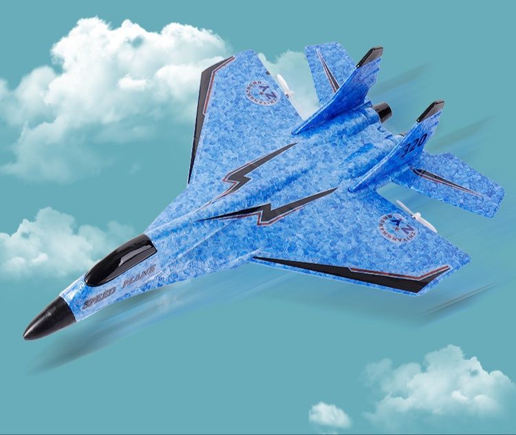 Літак на радіоуправлінні Е320