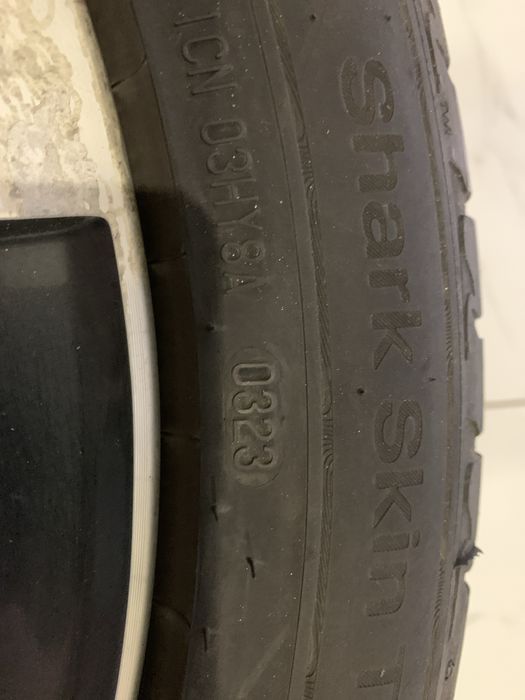 Оригінальні диски та шини на  Нісан Ліф r17