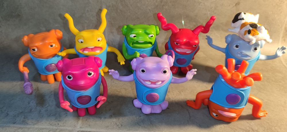 кол-ії іграшок Снупі,Буви,Дом тварини.Тролі.Том Джеррі,Зоряний баскетб