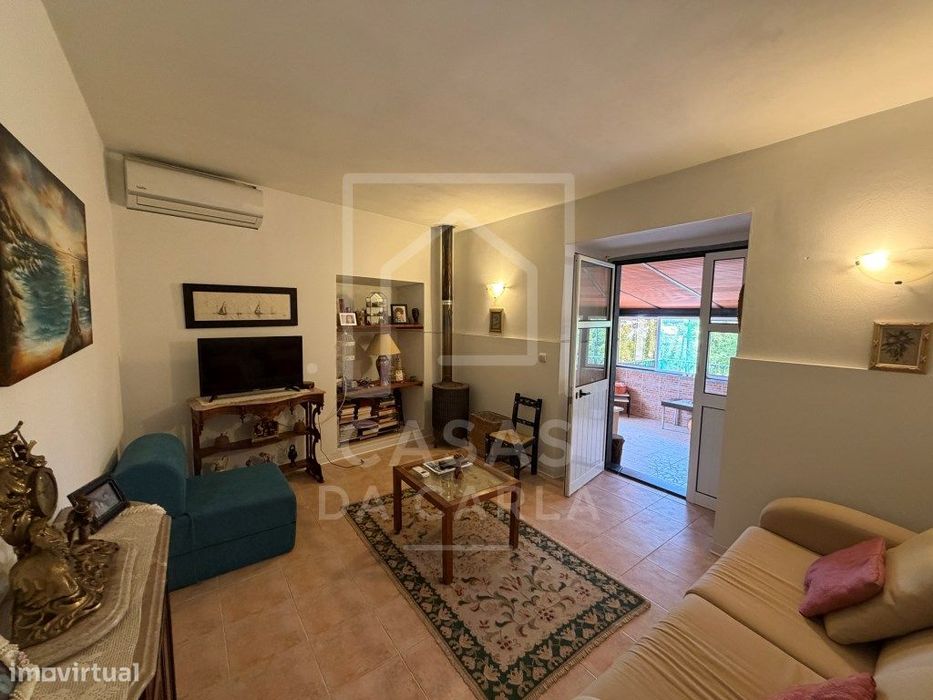 Propriedade T3 com Anexo T1+1 completamente renovada e jardim com 1...