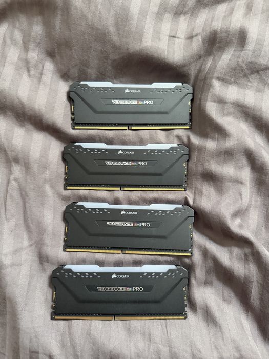 RAM 32GB 4x8GB Corsair Vengeance RGB PRO 3600MHz CL18 DDR4