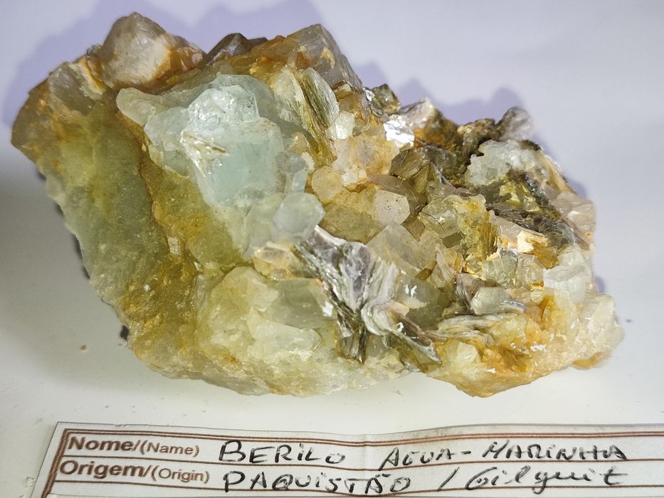 Minerais de coleção Berilo var. Água Marinha