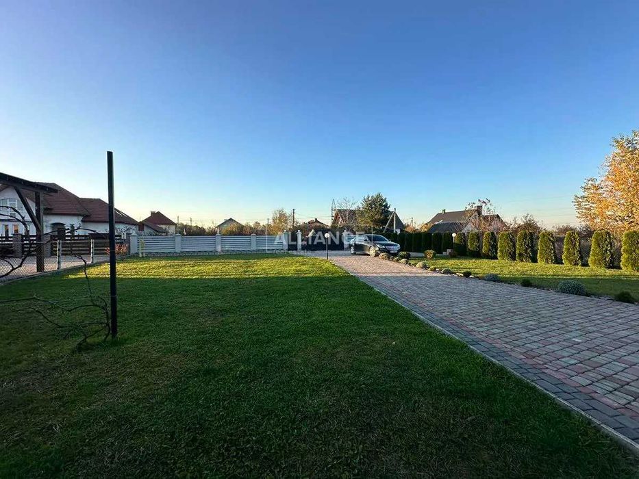 Продам шикарний будинок в 15 км від Івано-Франківська