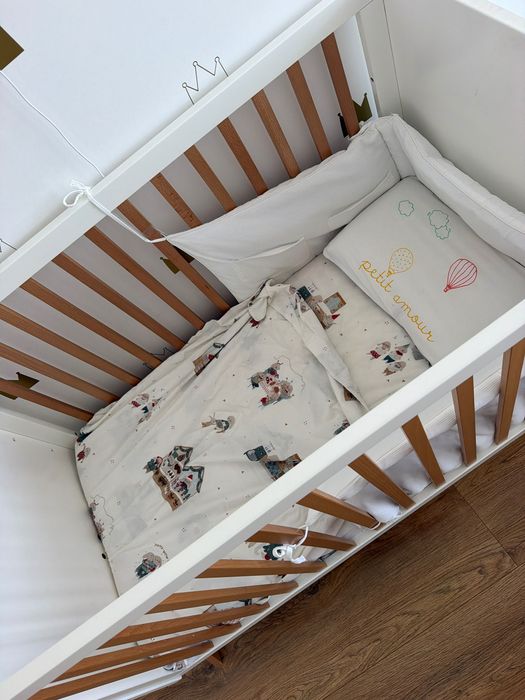 Quarto bebé: berço + cómoda + cadeira amamentação etc
