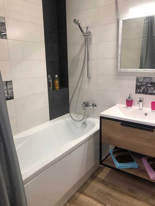 Подобово двокімнатна в новобудові. Бровари, центр, Крона парк, 7 місць