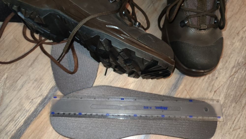 Берці 46 розмір .