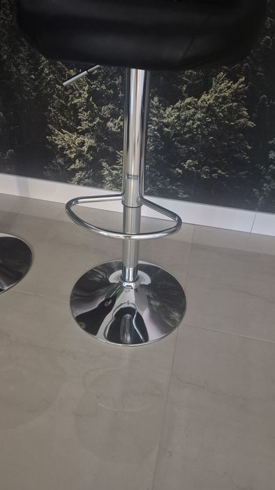 Dwa hokery kuchenne stan bardzo dobry