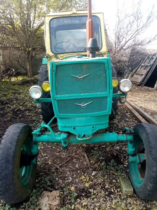 Продам трактор юмз6