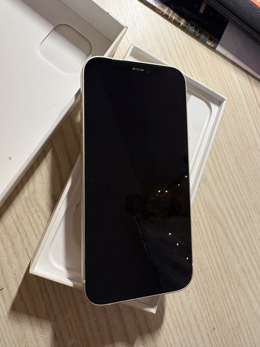 Sprzedam Iphone 12 64GB, biały