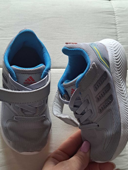 Sapatilhas Adidas 23