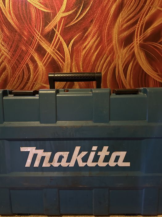 Перфоратор Makita (оригинал) в кейсе
