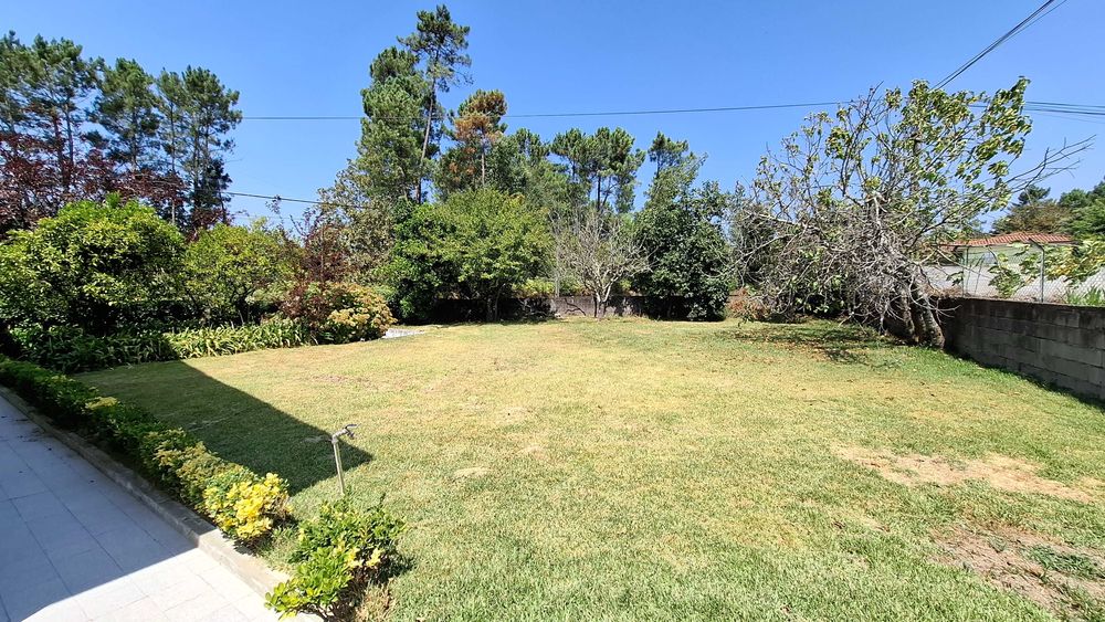 Moradia T4 independente na Lage, concelho de Vila Verde.