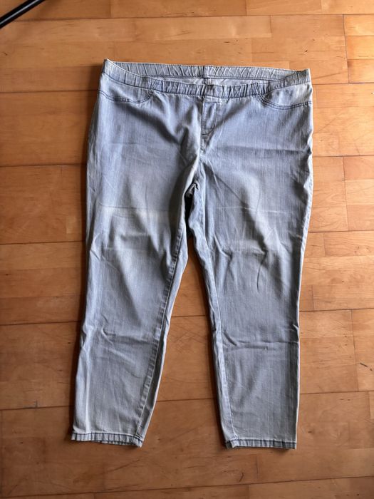 Jasne dżinsy damskie 44