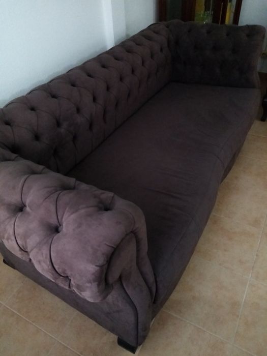 3 sofás, 1 de 3 lugares e 2 de 1 lugar