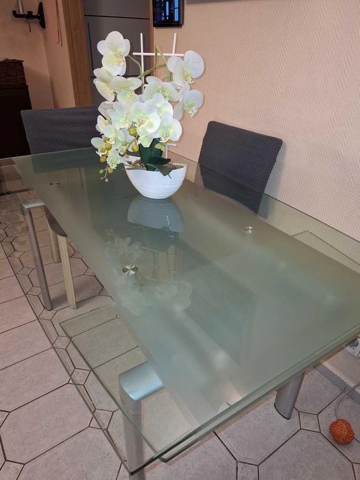 Stół szklany do jadalni, rozkładany