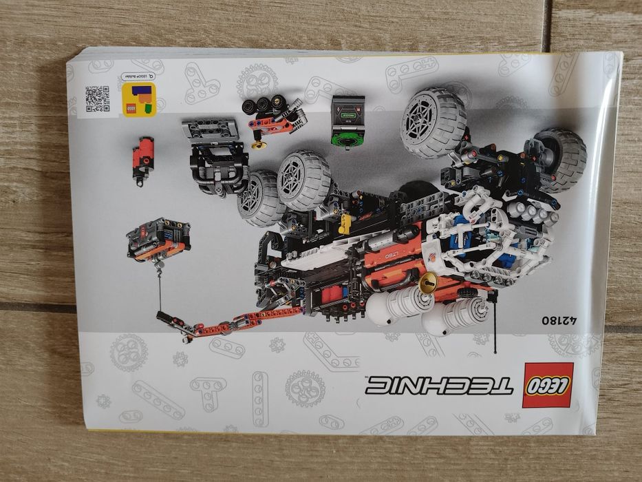 LEGO technic 42180
