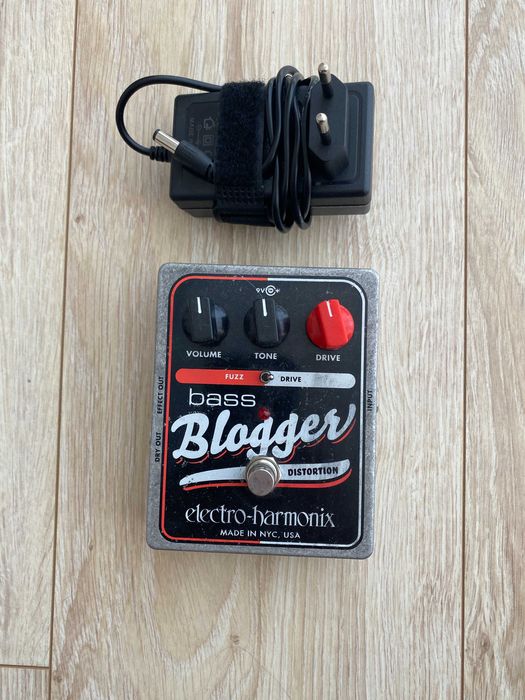 Electro-Harmonix Bass Blogger Distortion на аккумуляторе