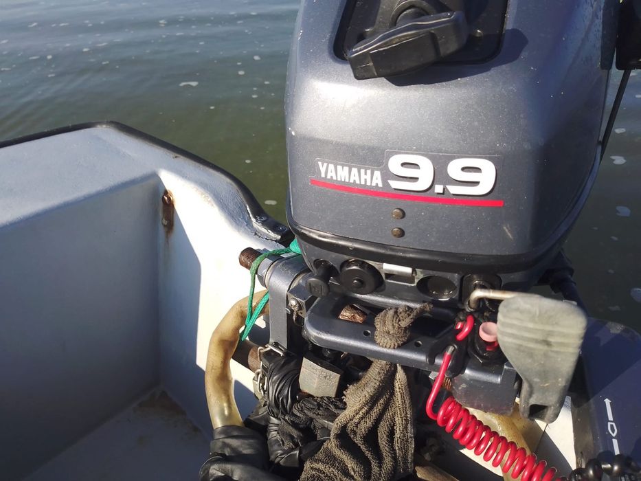 Vendo barco vega com motor 9.9