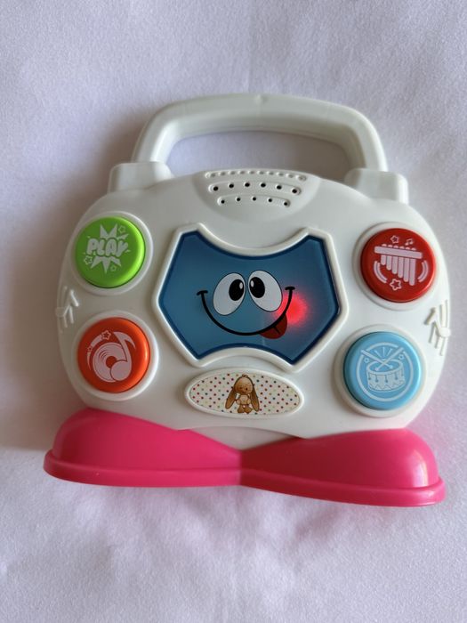 Brinquedo musical infantil com luzes