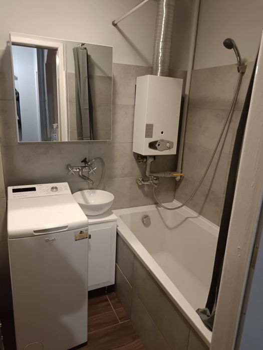 Wynajmę mieszkanie/ kawalerkę Montwiłła-Mireckiego 11 BEZ POŚREDNIKÓW