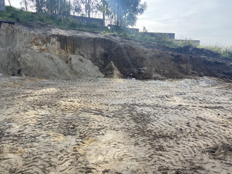 Dou saibro para aterro de obra ou enchimento
