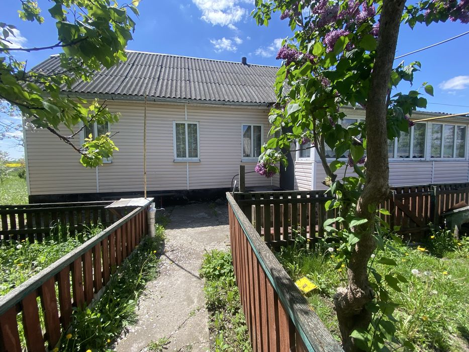 Терміново продається затишний будинок в смт.Брусилів (Нові Озеряни)75 км від м.Києва