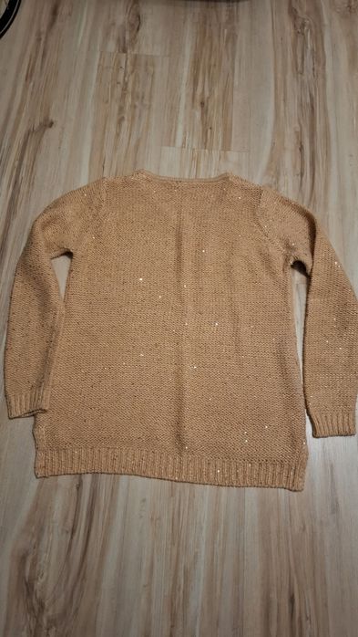 Sweter z cekinami