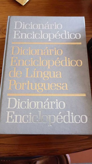 Coleção de livros Dicionário Enciclopédico de A a Z Negociável