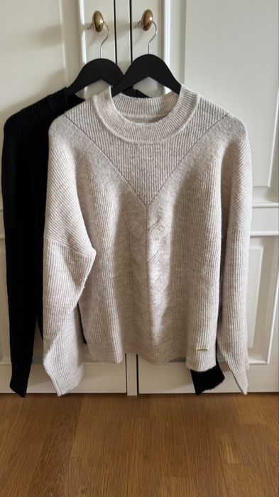 Sacoor Sweaters, made of very soft knit fabric. Impeccable!!64739218457729120