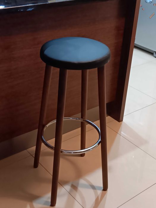 Stołek barowy, lite drewno