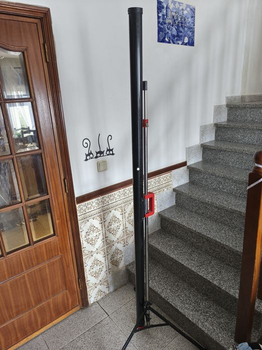 Projection Screen with Tripod64752247565058121