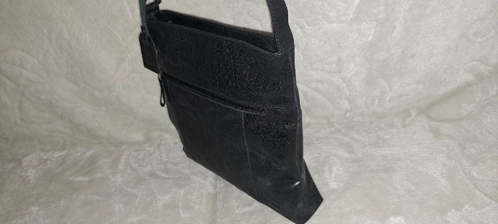 Skórzana, czarna torebka Taurus- skóra naturalna