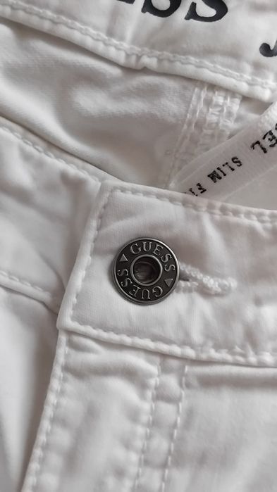 Jeansy Slim Fit Guess.