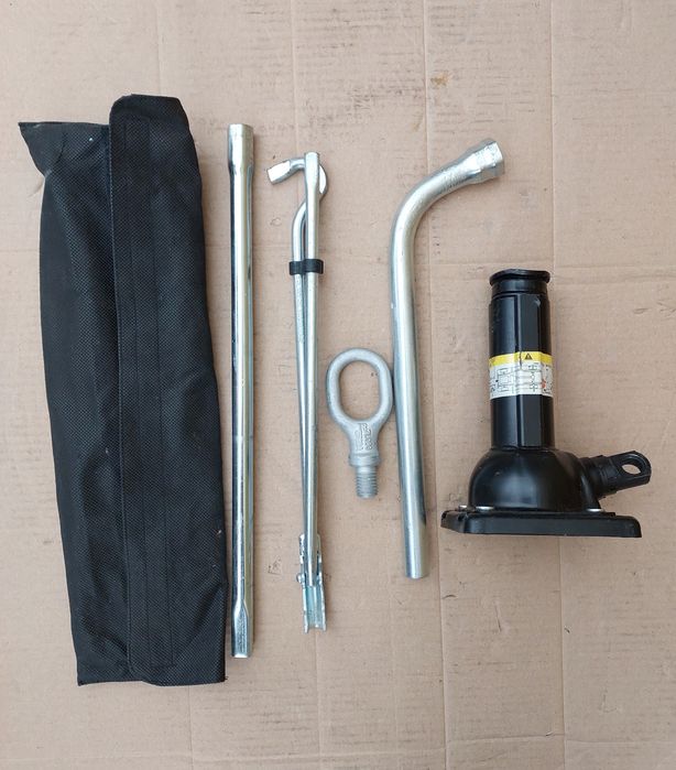 Домкрат ключ крюк Volkswagen Amarok Фольксваген  Амарок