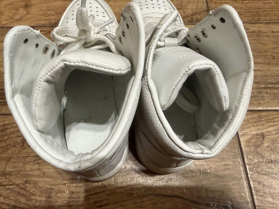 Buty Gino Rossi roz. 38 za kostkę białe skórzane