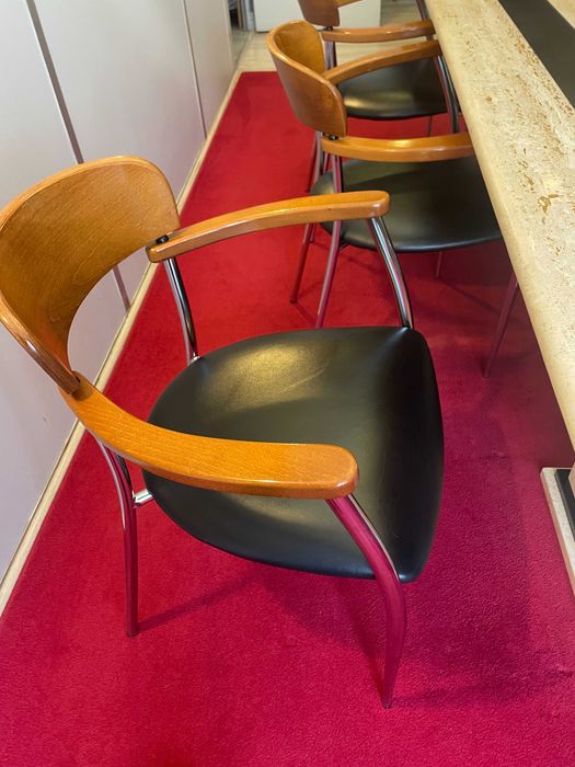 Mesa em Mármore com 8 cadeiras