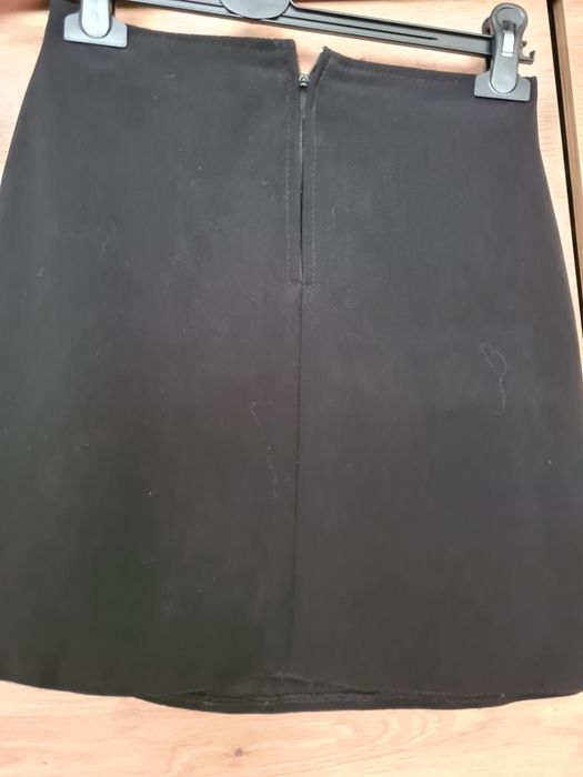 Czarna spódniczka