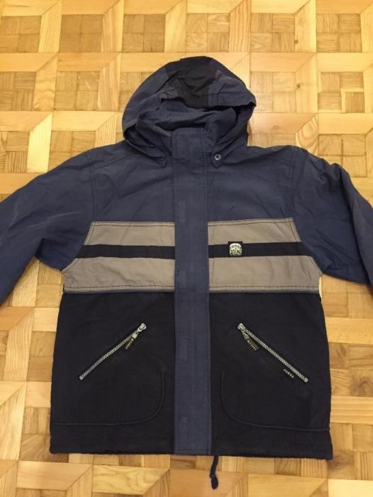 Куртка-ветровка